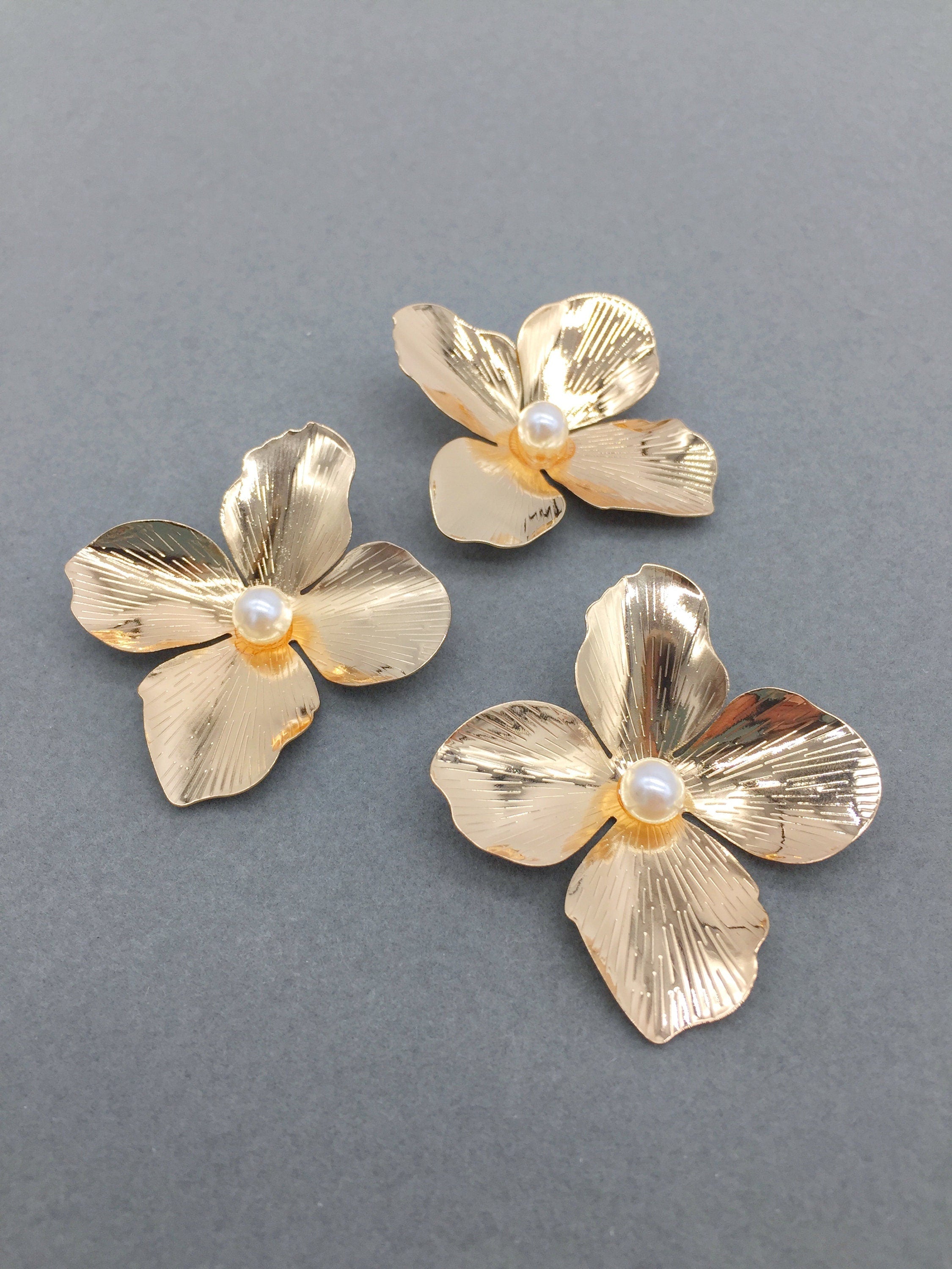 2 x Gold Metal Flowers With Textured Petals, 43x40mm (3225)