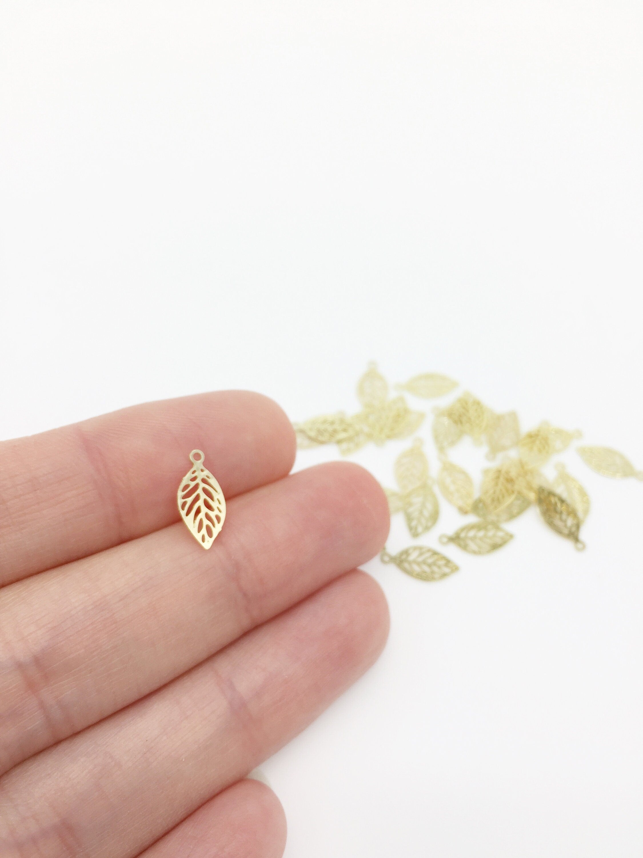 10 x Tiny Gold Plated Filigree Leaf Pendants, 11.5x5.5mm (2820)