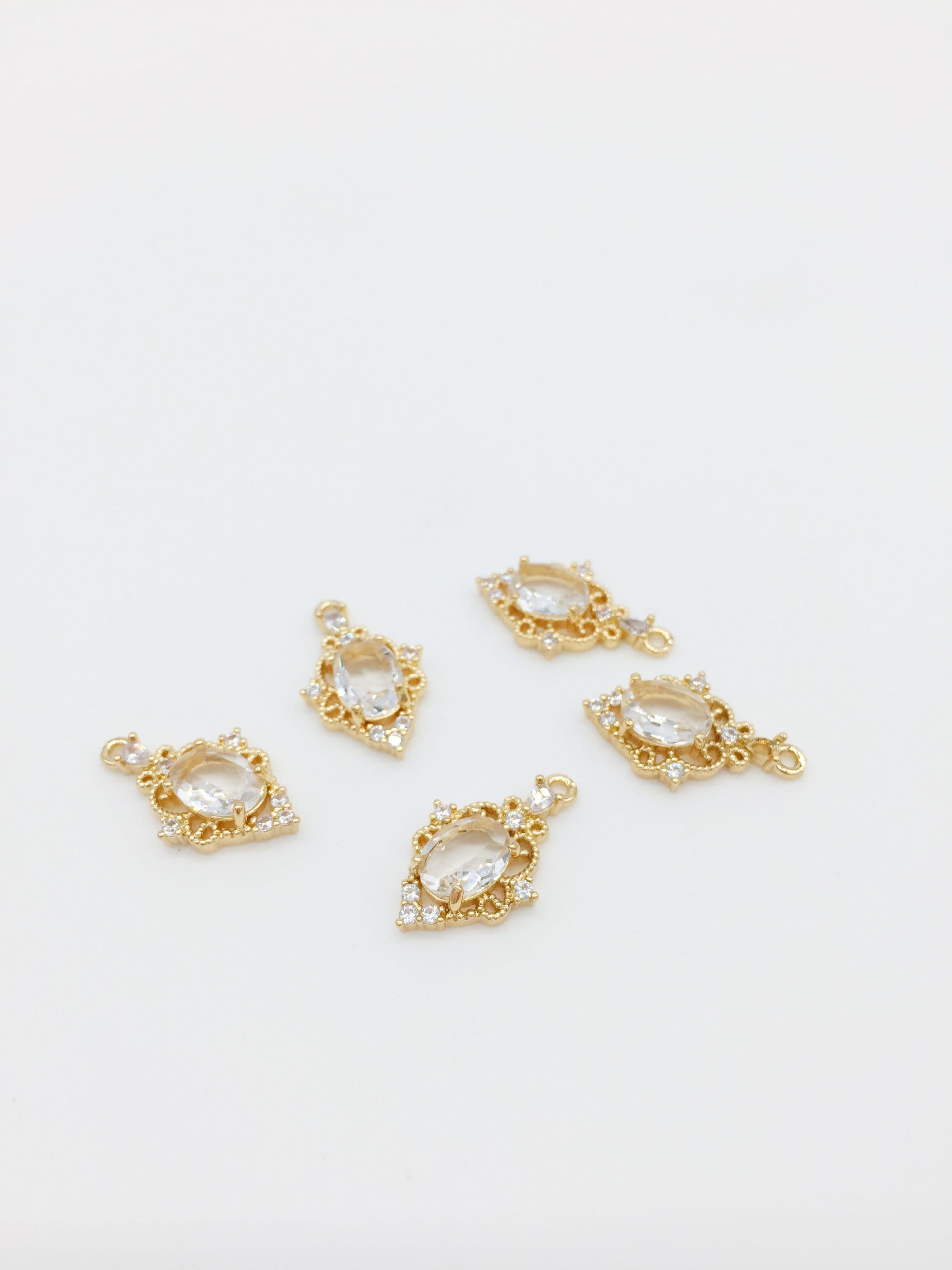 1 x 24K Gold Plated Vintage Style Cubic Zirconia Drop Pendant, 20x12mm (1588)