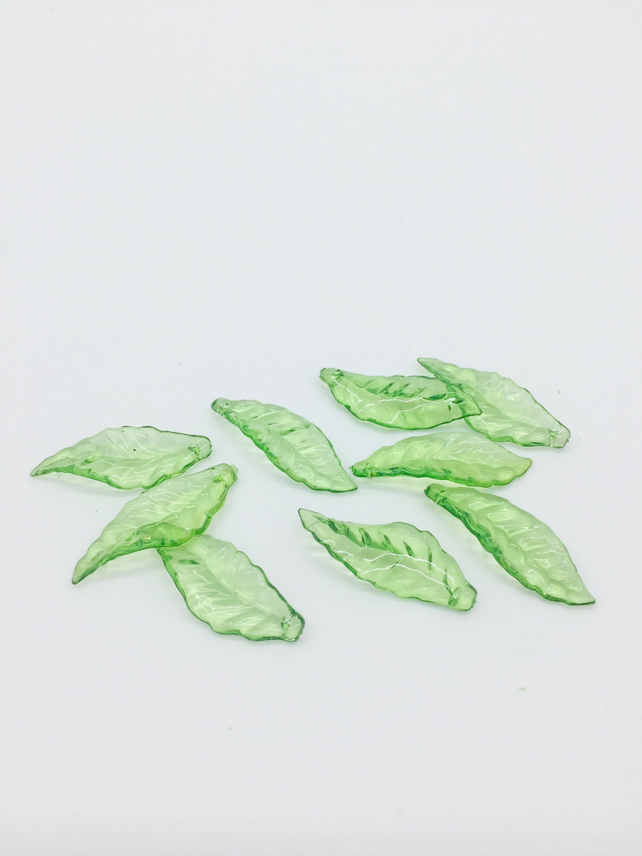 30 x Transparent Green Acrylic Leaf Beads, 10x28mm Green Lucite Leaves