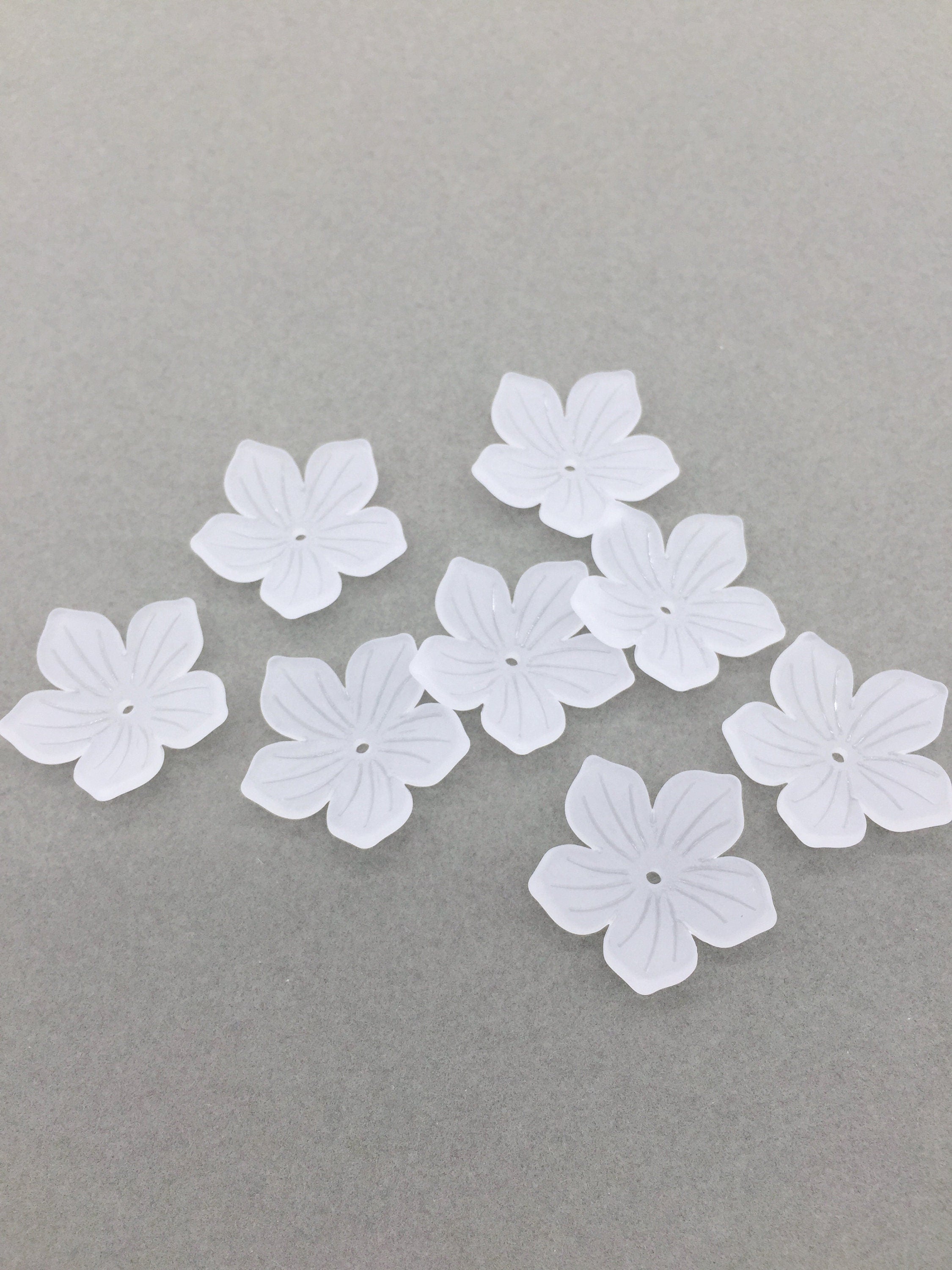 20 x Frosted White Flower Beads, 26mm Semi-transparent Lucite Flowers