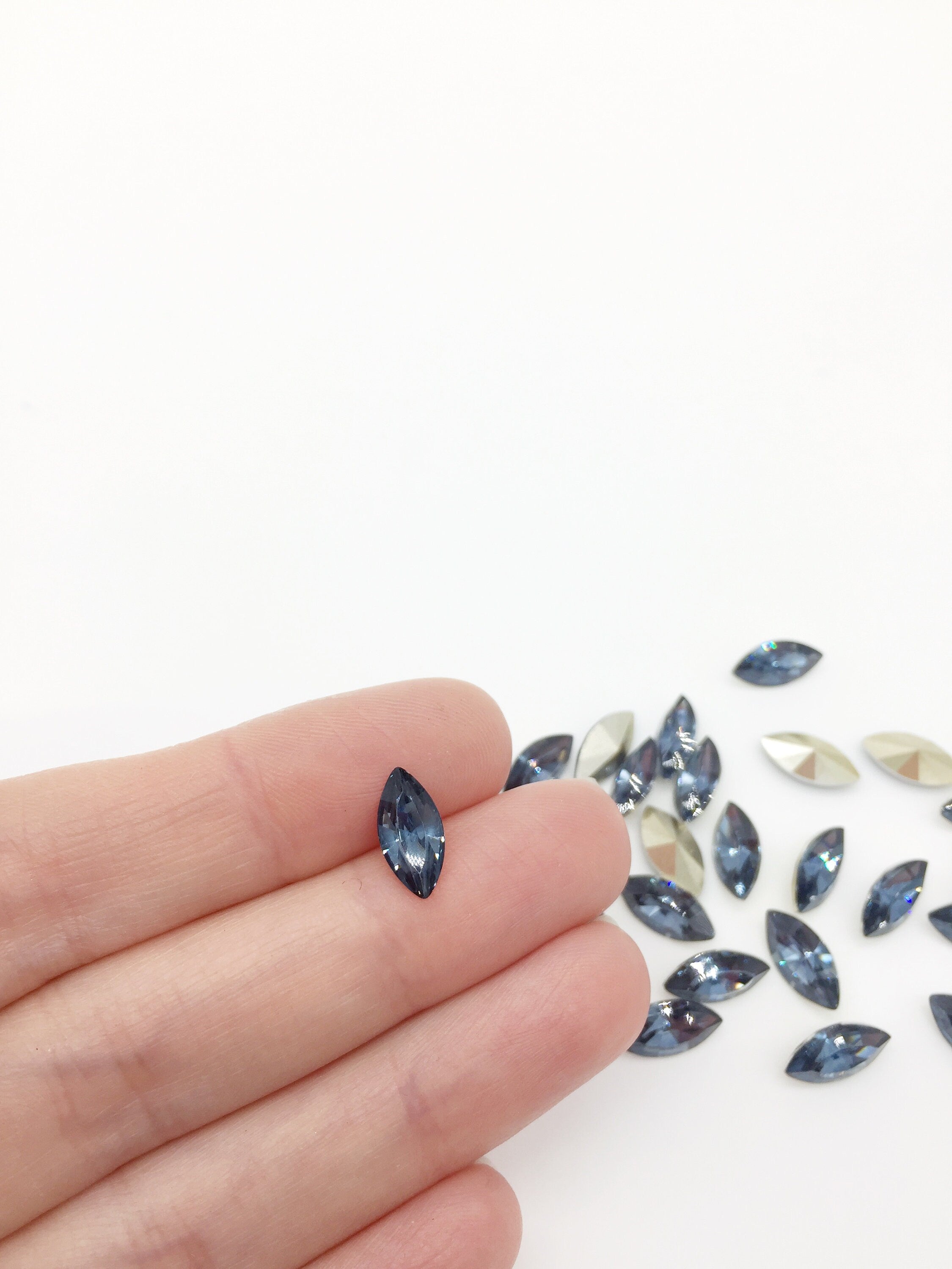 24 x 6x12mm Indian Sapphire Crystal Navette Rhinestones, Foiled Back (2254)