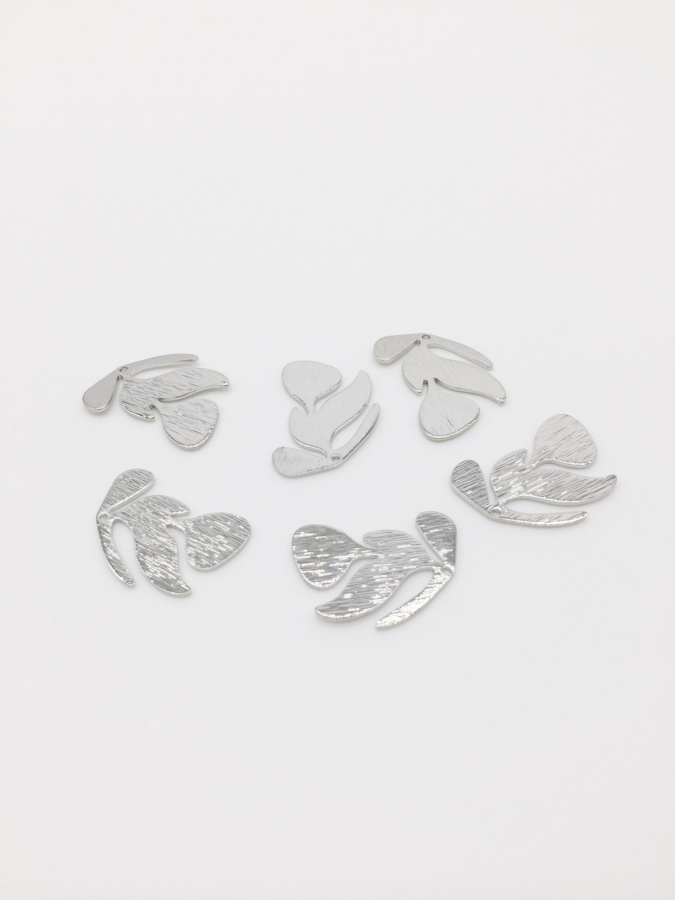2 x Textured Rhodium Plated Leaf Charms, 21x17mm (2162)