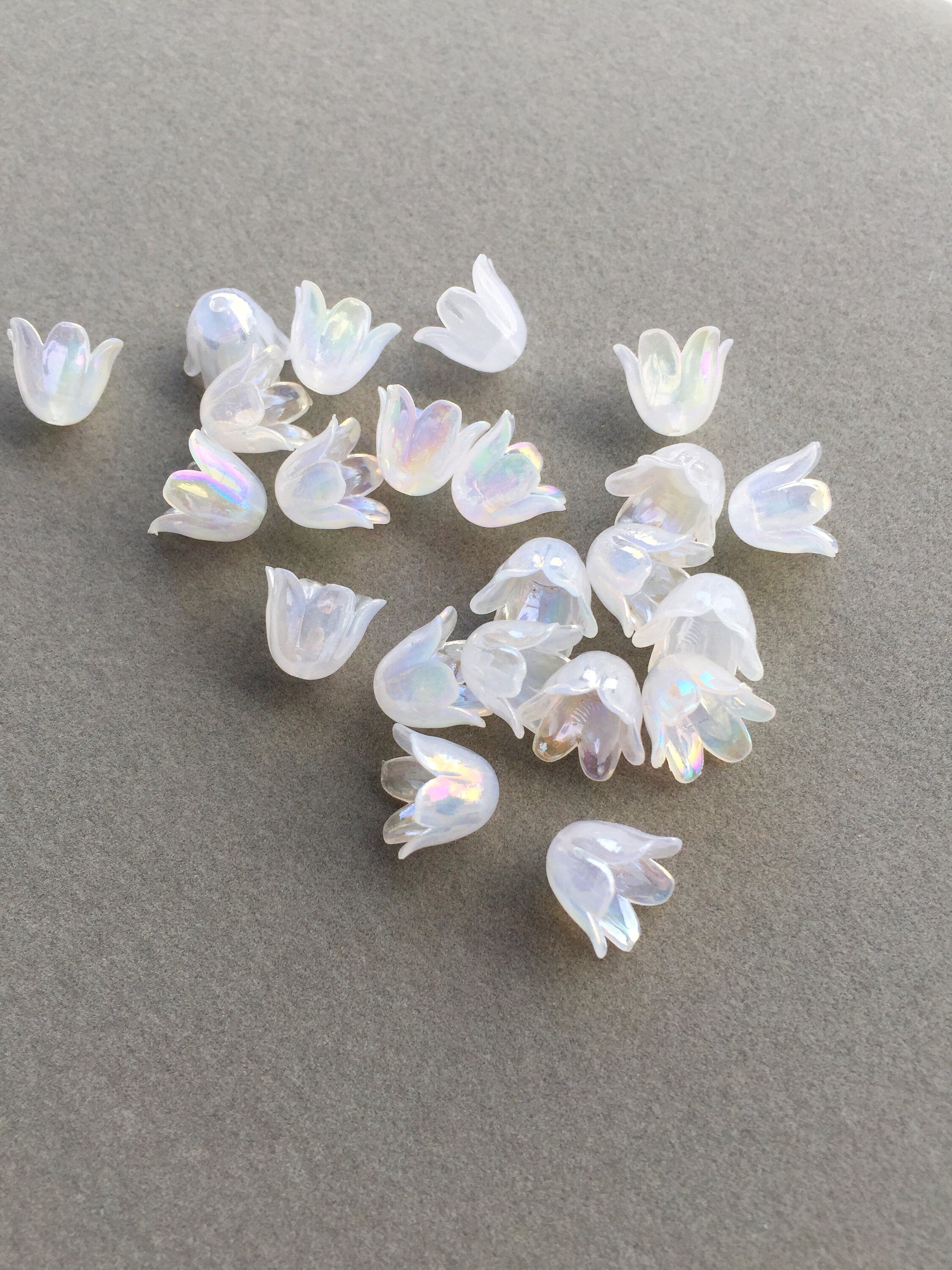 40 x AB White Acrylic Semi-translucent Bell Flower Beads, 10x11mm (3134)