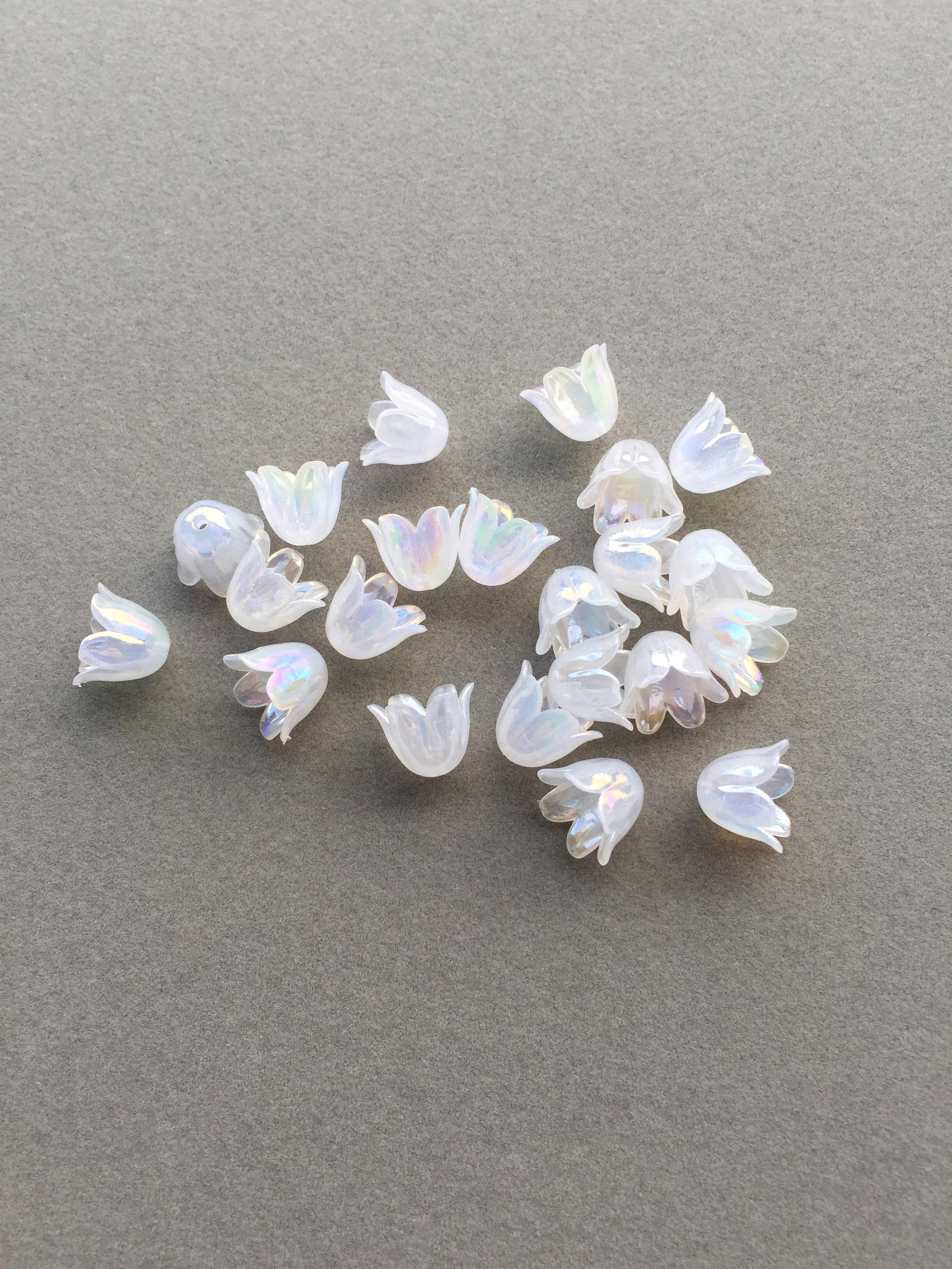 40 x AB White Acrylic Semi-translucent Bell Flower Beads, 10x11mm (3134)