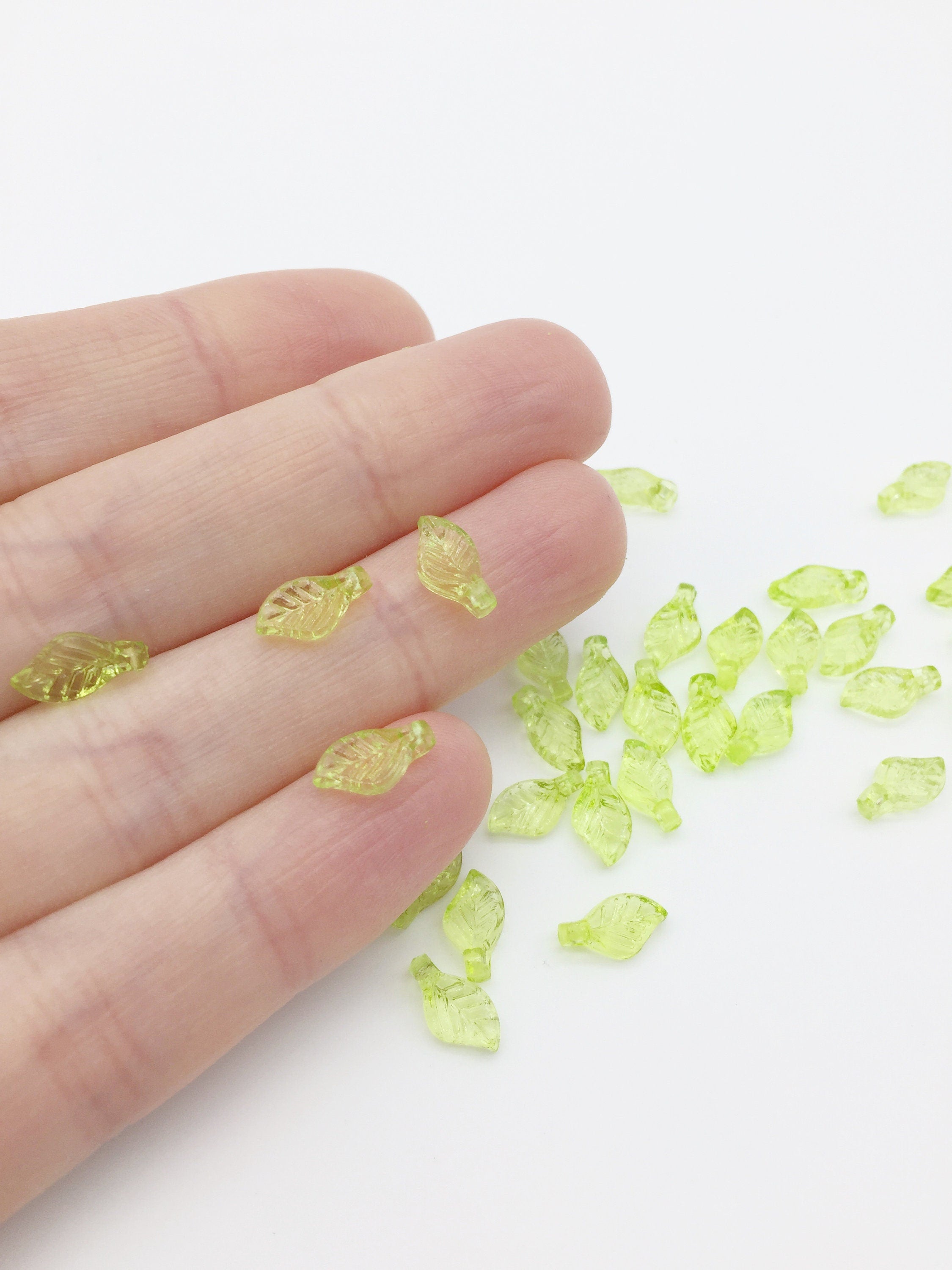 50 x Tiny Peridot Green Acrylic Leaf Beads, 5x10mm (3657)