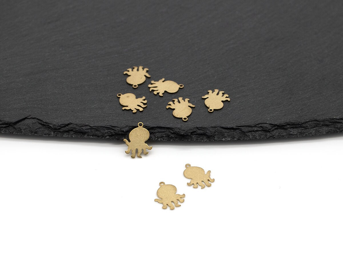 20 x Raw Brass Octopus Charm, 14x10mm (C0443)