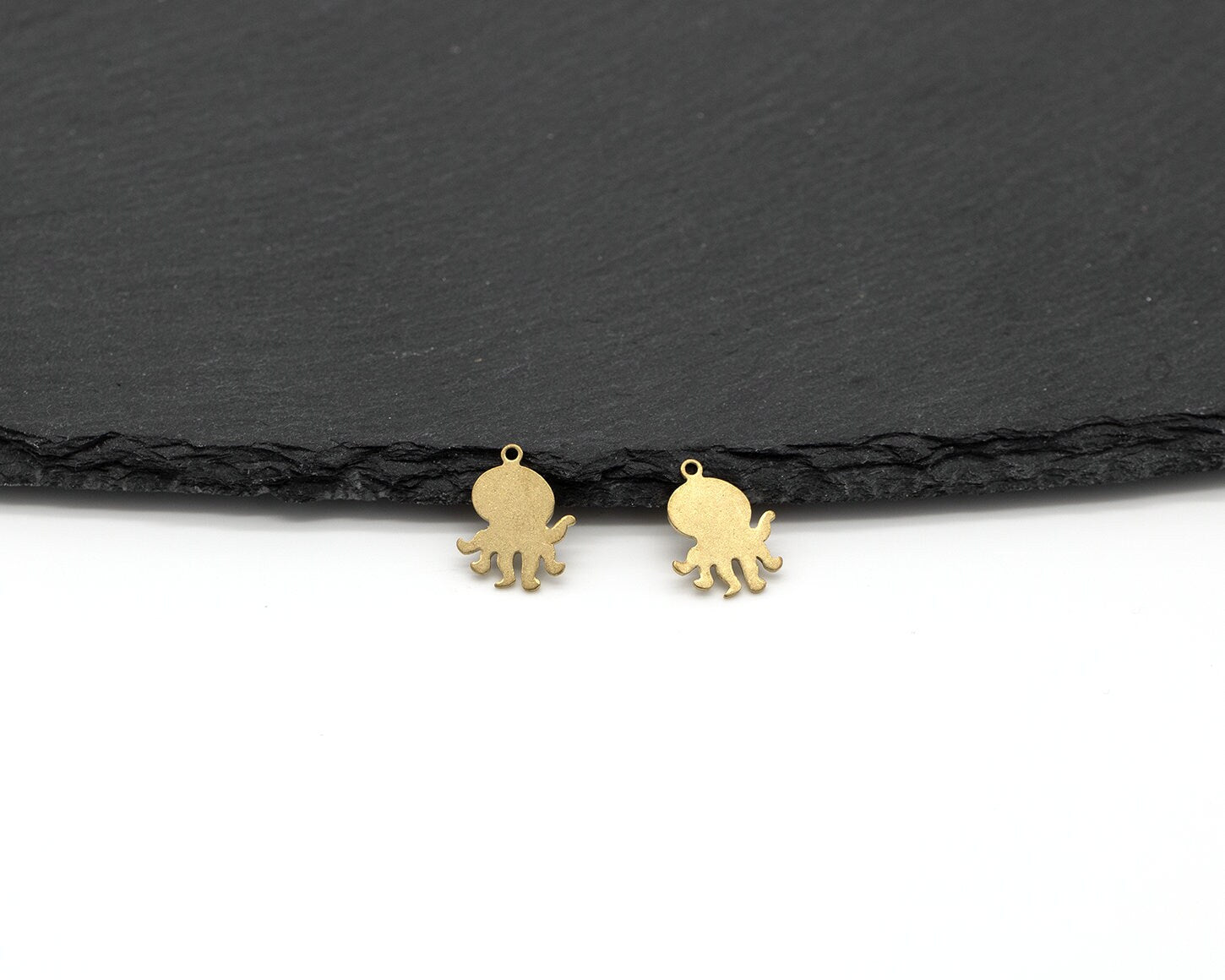 20 x Raw Brass Octopus Charm, 14x10mm (C0443)
