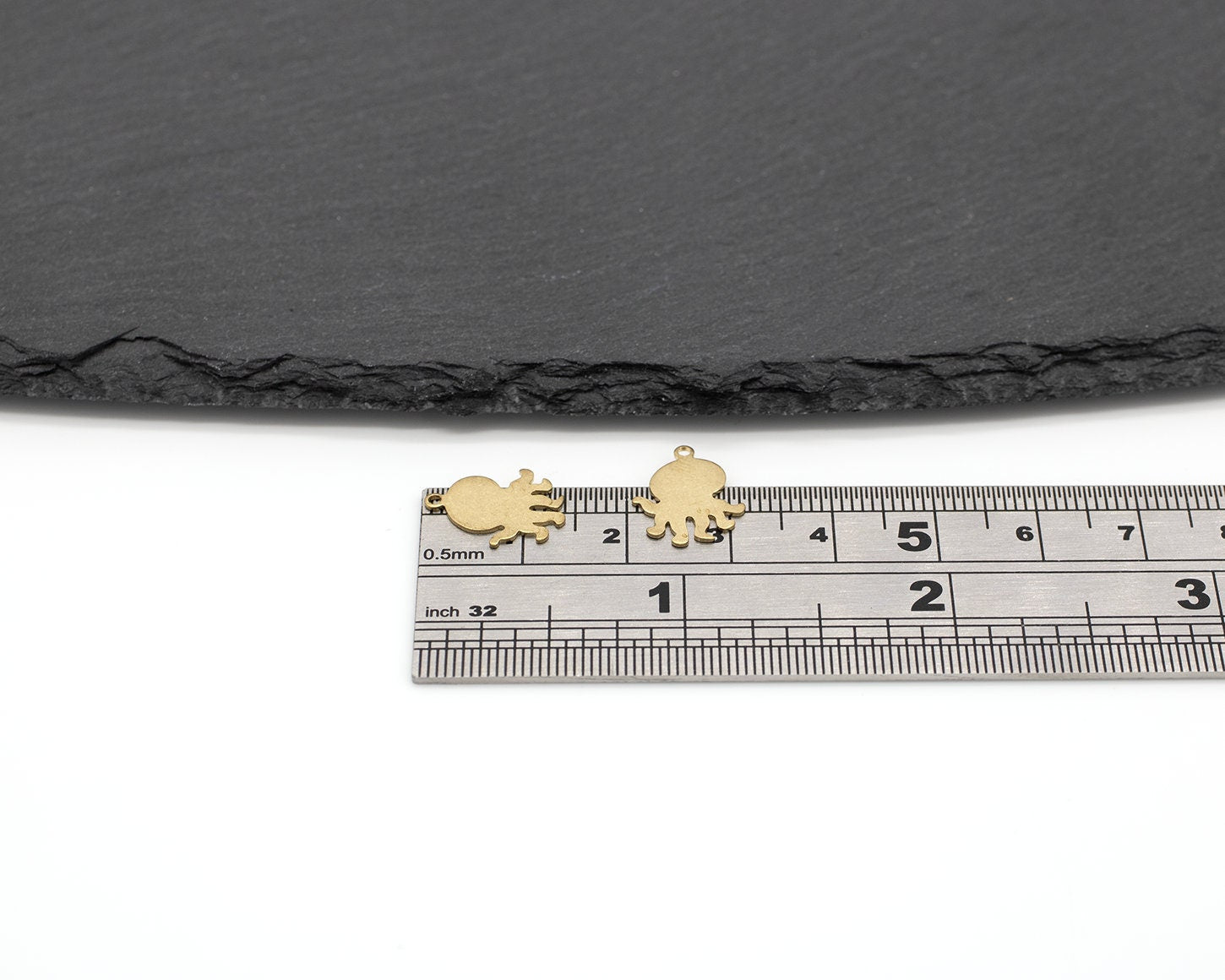 20 x Raw Brass Octopus Charm, 14x10mm (C0443)