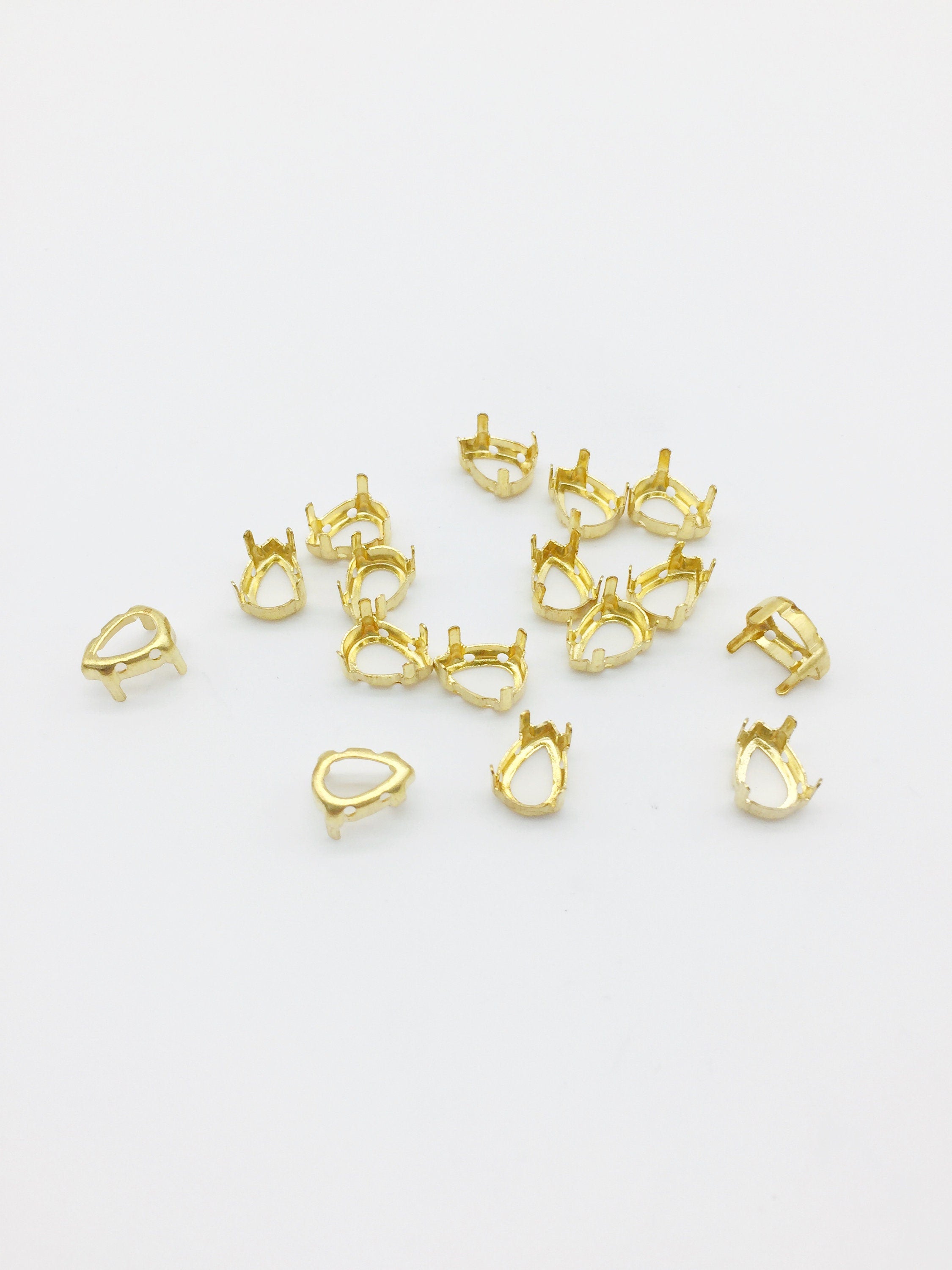 12 x 7x10mm Gold Tone Brass Setting for Pear Cut Stones (3437)