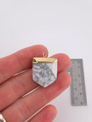 1 x Natural Howlite Pendant, Large Howlite Electroplated Pendant, Pentagon Gemstone Pendant in Gold Tone Setting (3964)