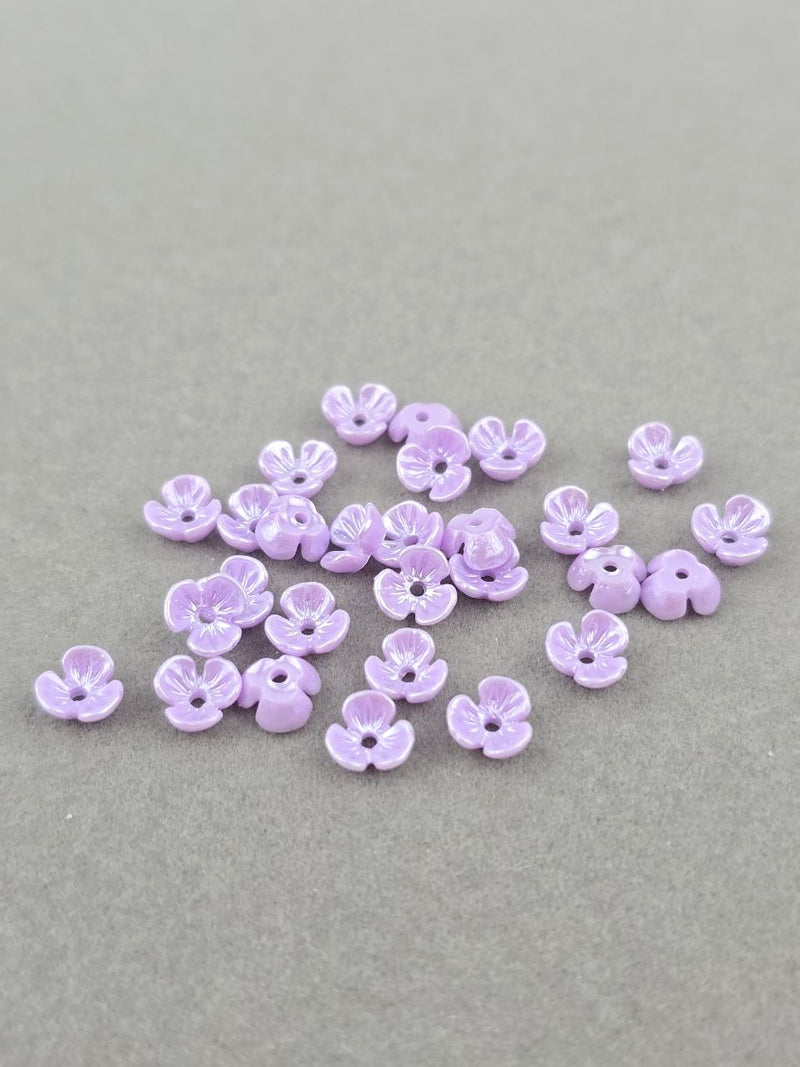 40 x Tiny Pearlised Lilac Flower Beads, 6.5mm (1913)