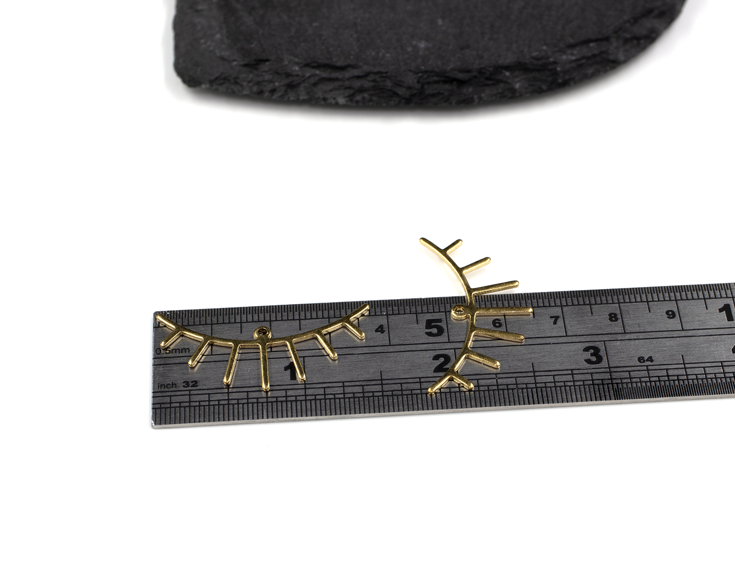 2 x Raw Brass Eyelash Pendants, 37x20mm (C0499)