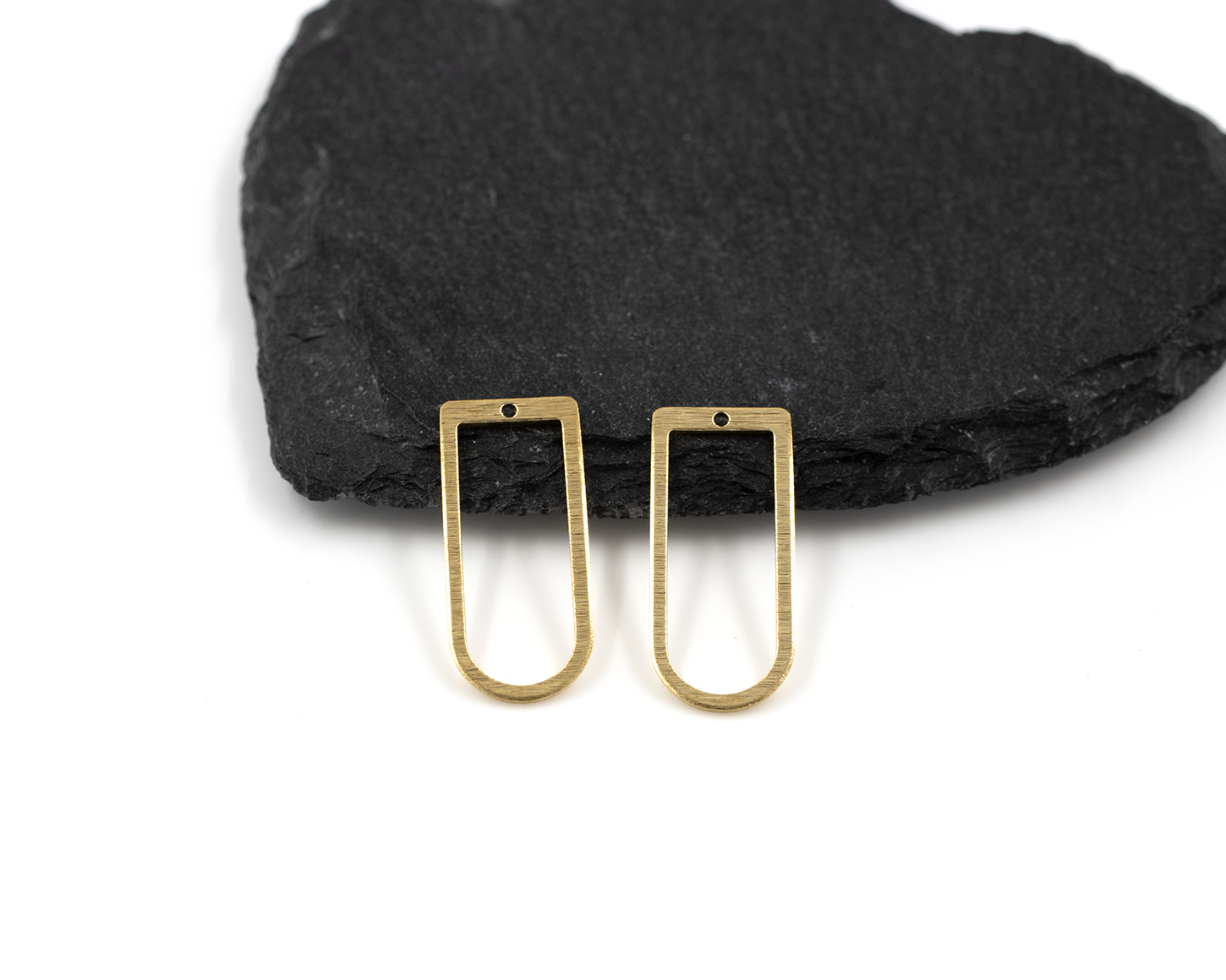 4 x Raw Brass Open D-shape Pendants, 30x13mm (C0504)