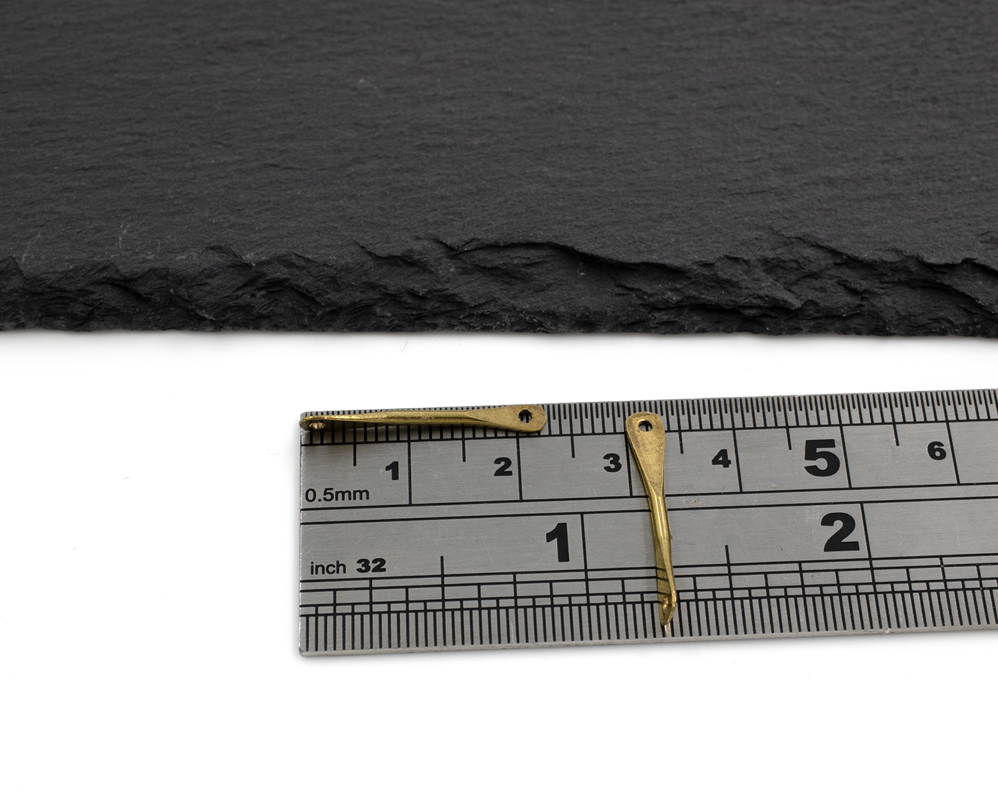 8 x Raw Brass Twist Bar Jewellery Links, 12x4mm (C0512)