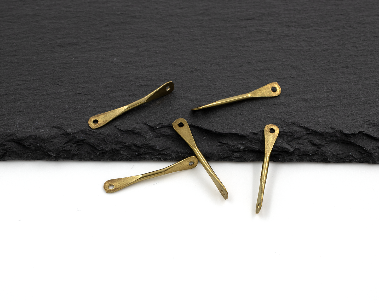 8 x Raw Brass Twist Bar Jewellery Links, 12x4mm (C0512)