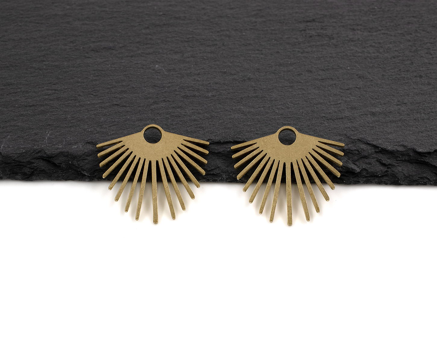 2 x Raw Brass Fan Charms, 21x24mm (C0515)