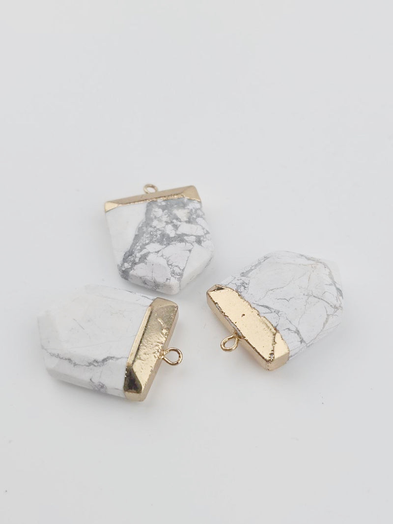 Vintage Gold White Howlite Pendant, 30x20mm