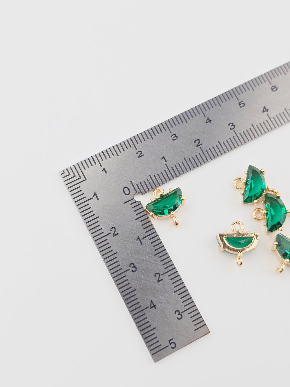 4 x 18K Gold Plated Emerald Green Semi-circle Jewellery Links, 11x10mm