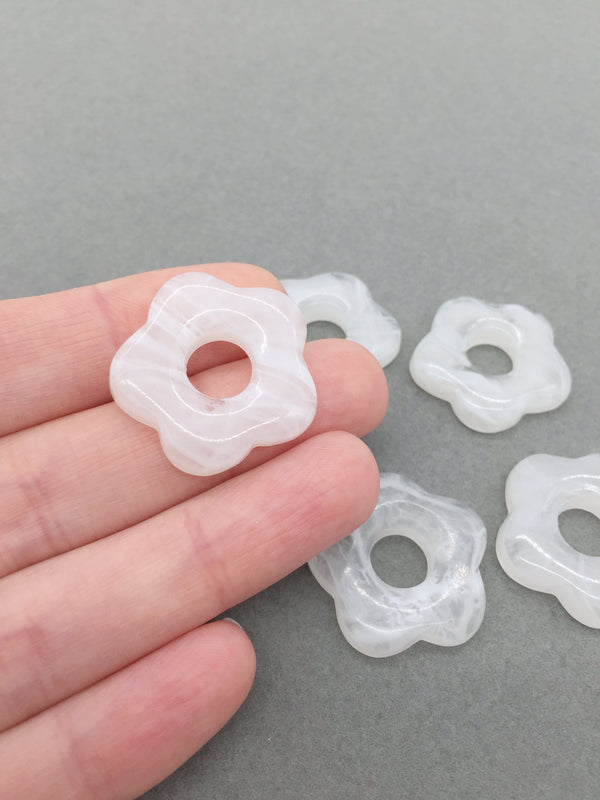 2 x Marbled White Resin Flower Beads, 26mm (3912)