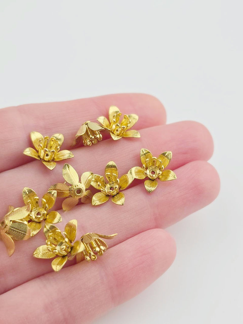 10 x Brass Flower with Stamen Bead Caps, 13x7mm (0696)