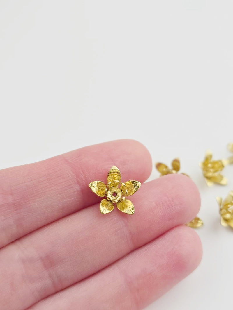 10 x Brass Flower with Stamen Bead Caps, 13x7mm (0696)