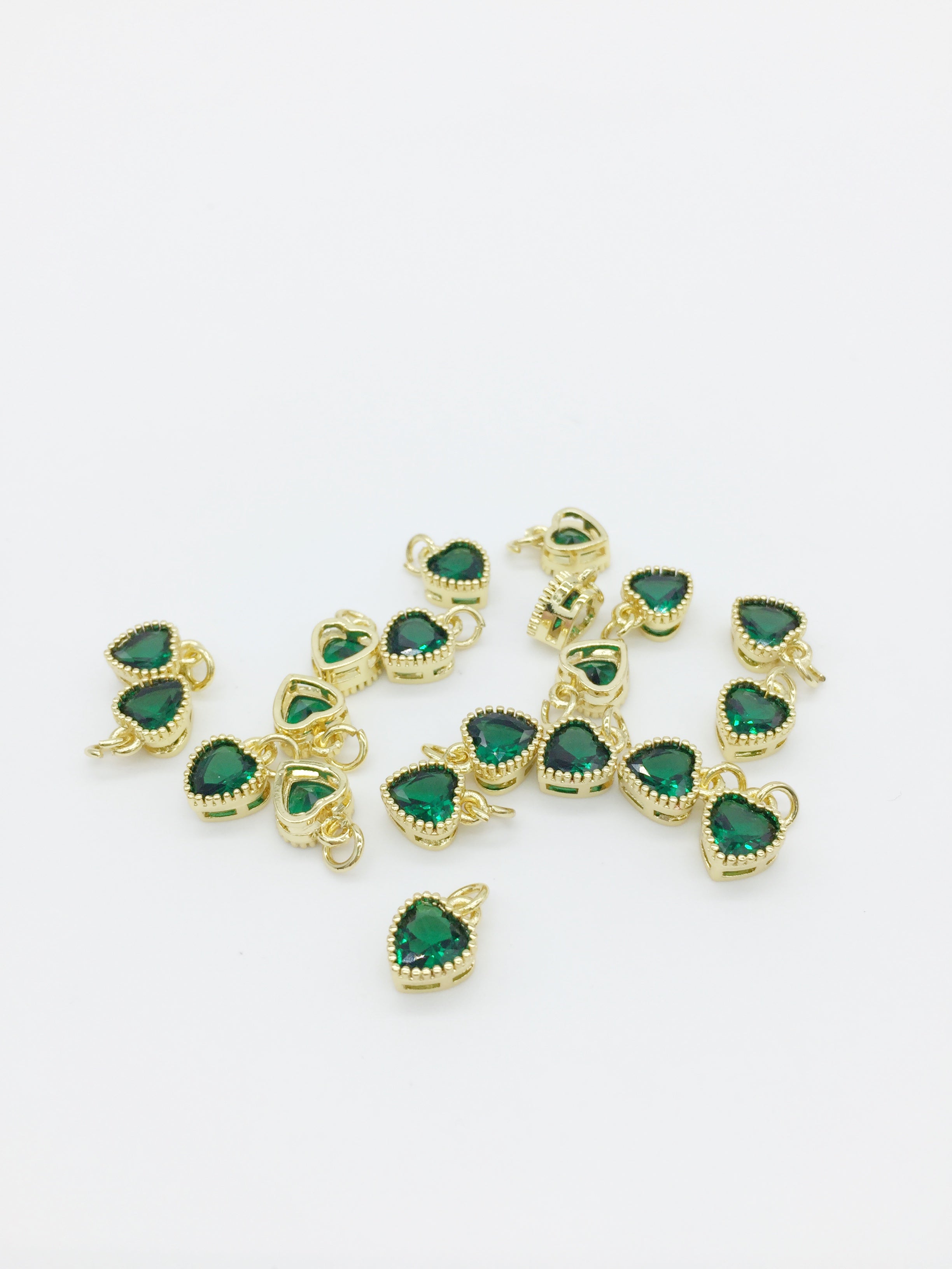 1 x 18K Gold Plated Emerald Green Cubic Zirconia Heart Charms, 9.5x7mm (0143)