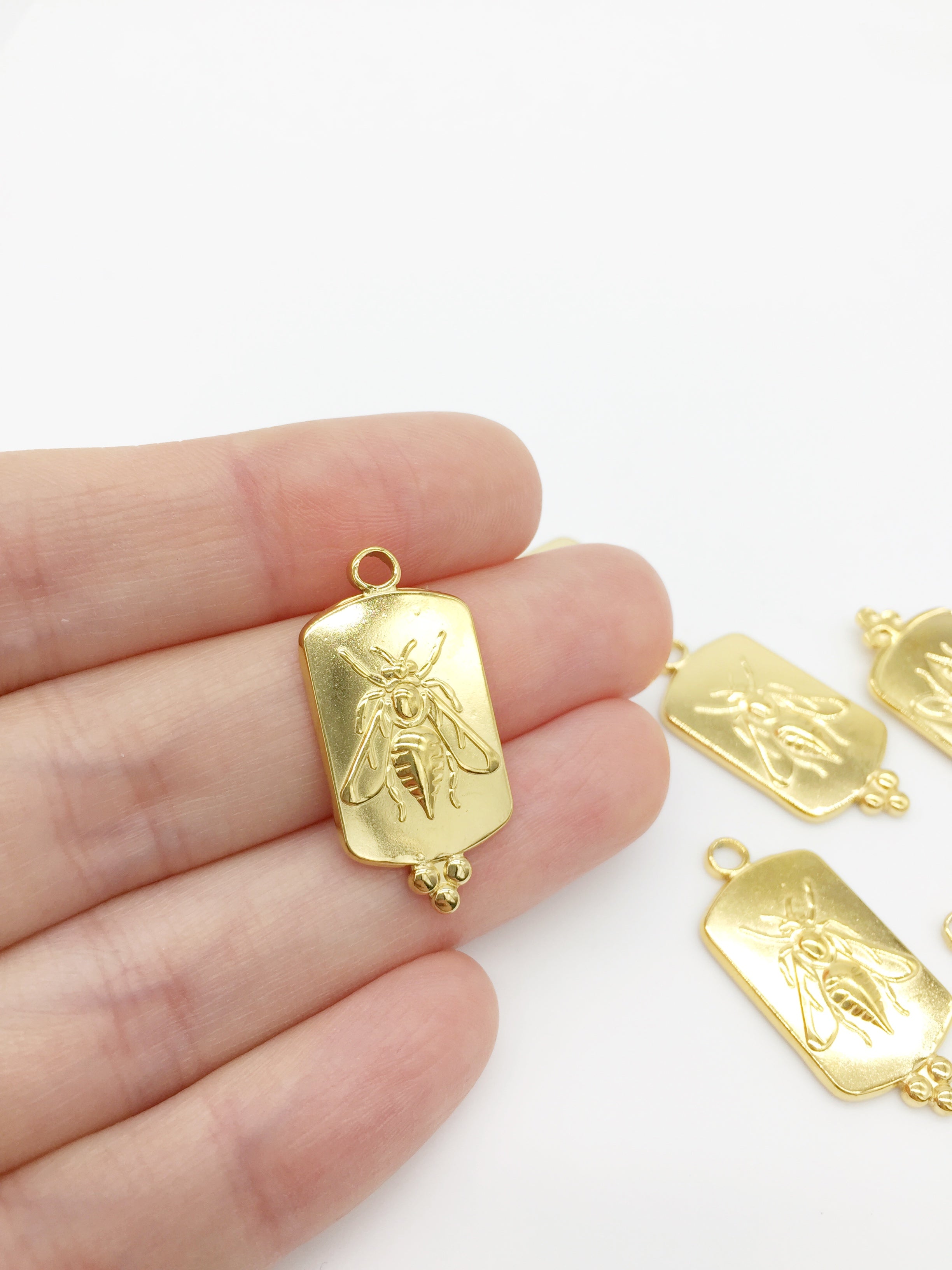 1 x 18K Gold Plated Stainless Steel Rectangular Bee Pendant, 29x14mm