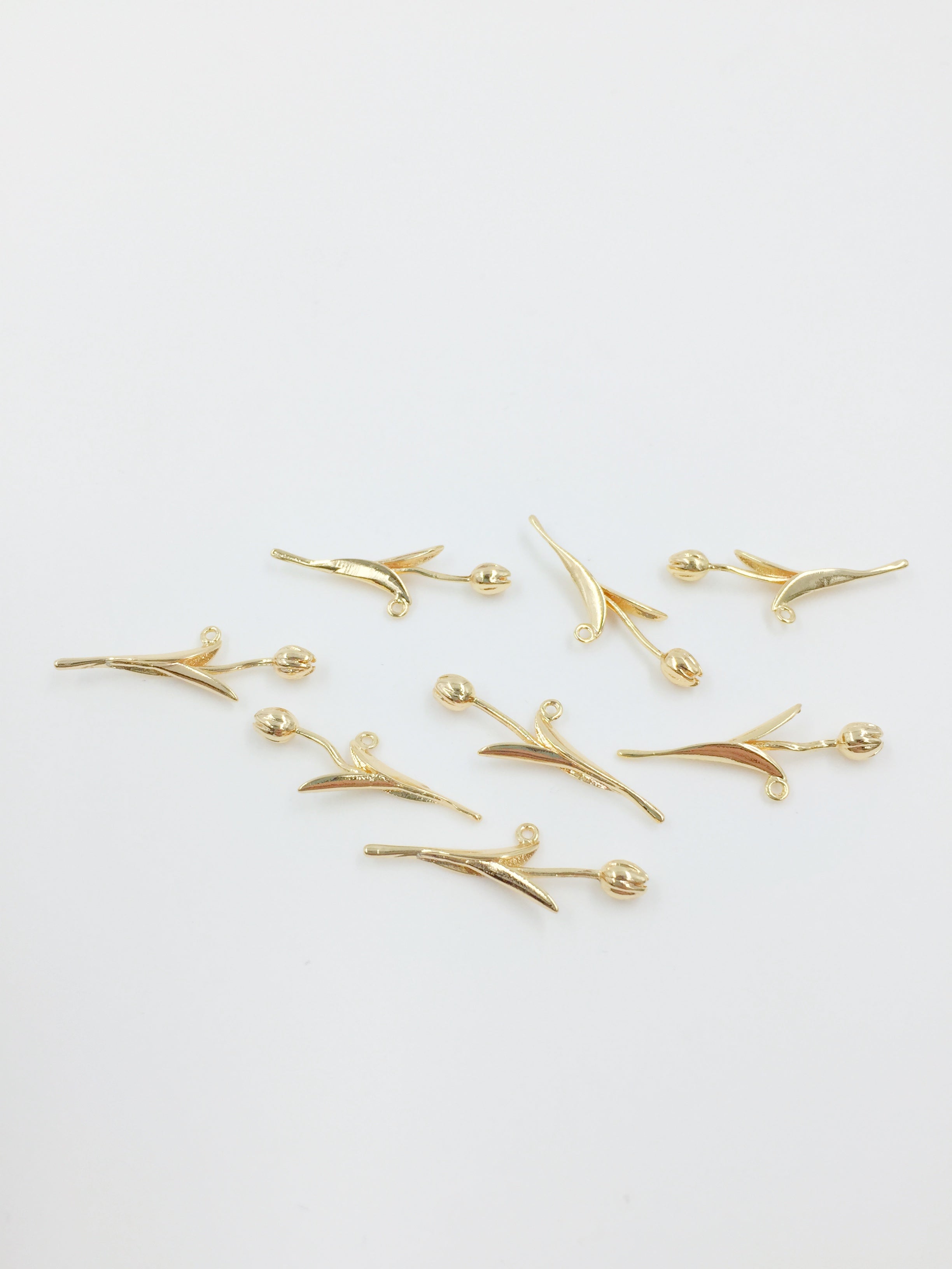 1 x 18K Gold Plated Dainty Tulip Pendant, 24x9mm