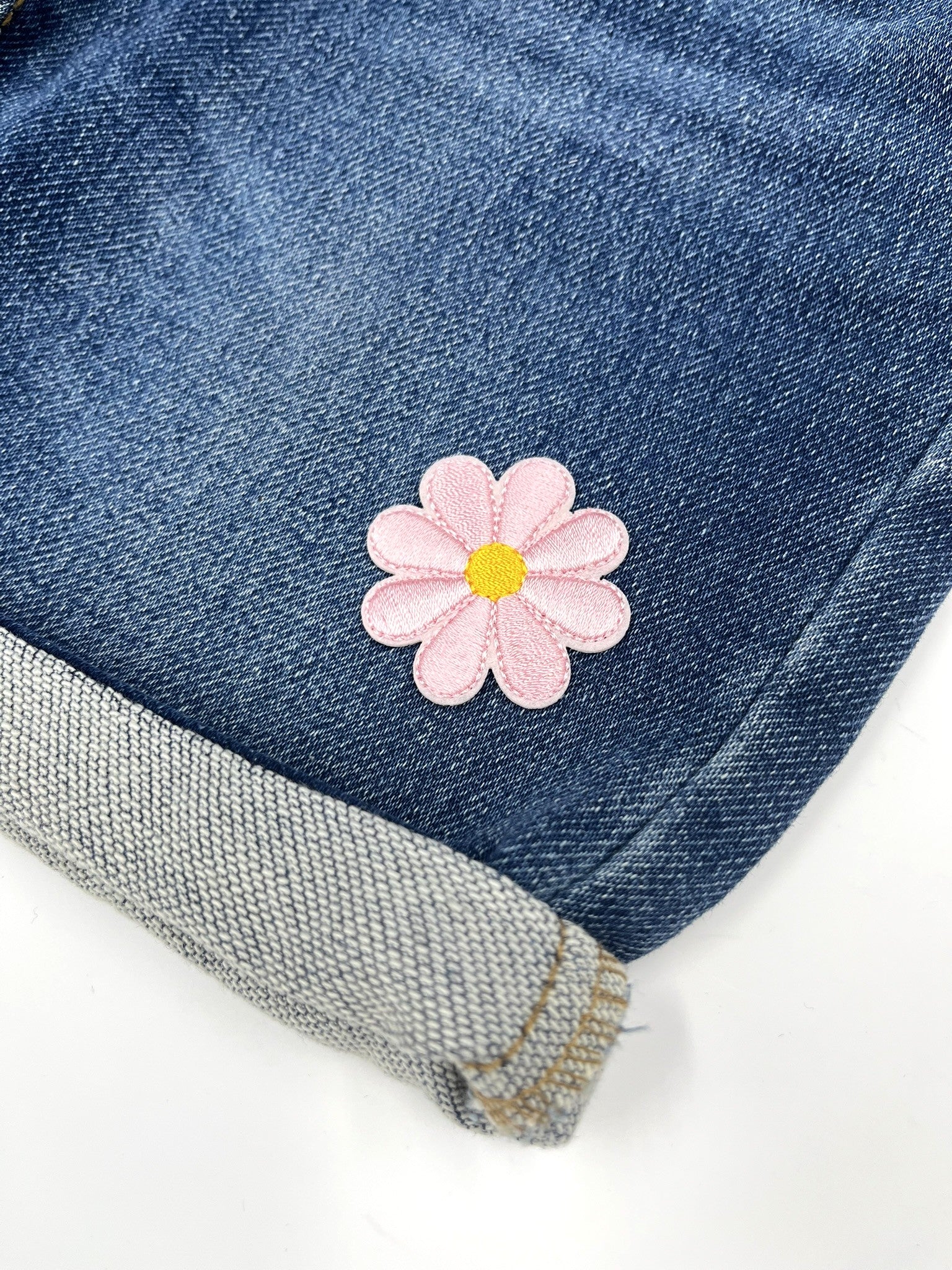 Pink Daisy Flower Embroidery Patch