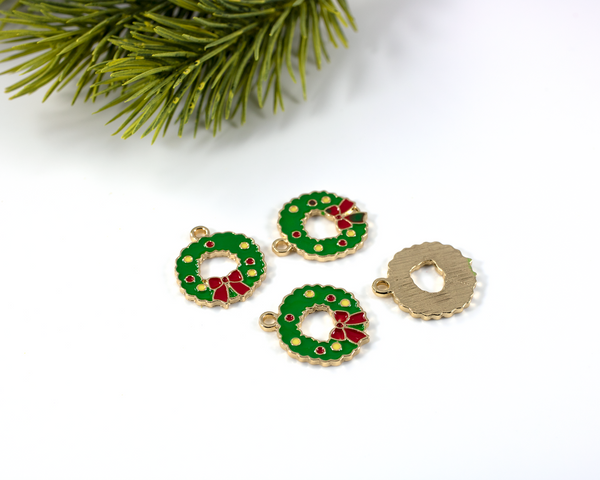 8 x Green Enamel Christmas Wreath Charms, Gold Base (2897)