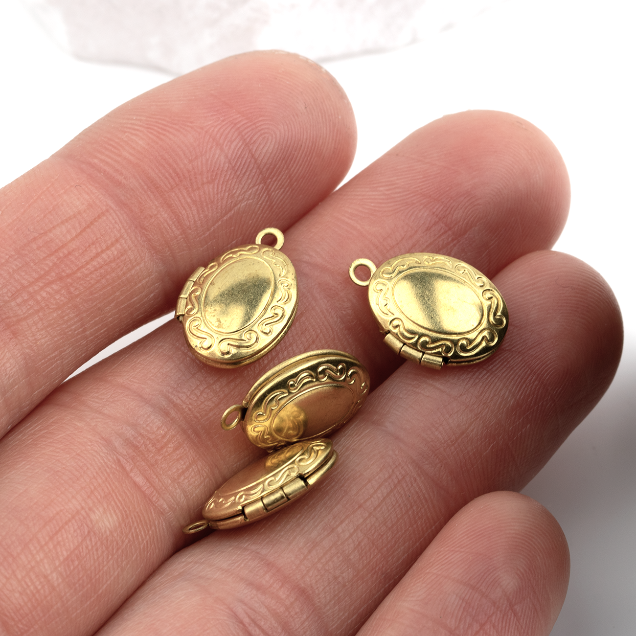 5 x Embossed Border Oval Locket Charms, 16x11mm