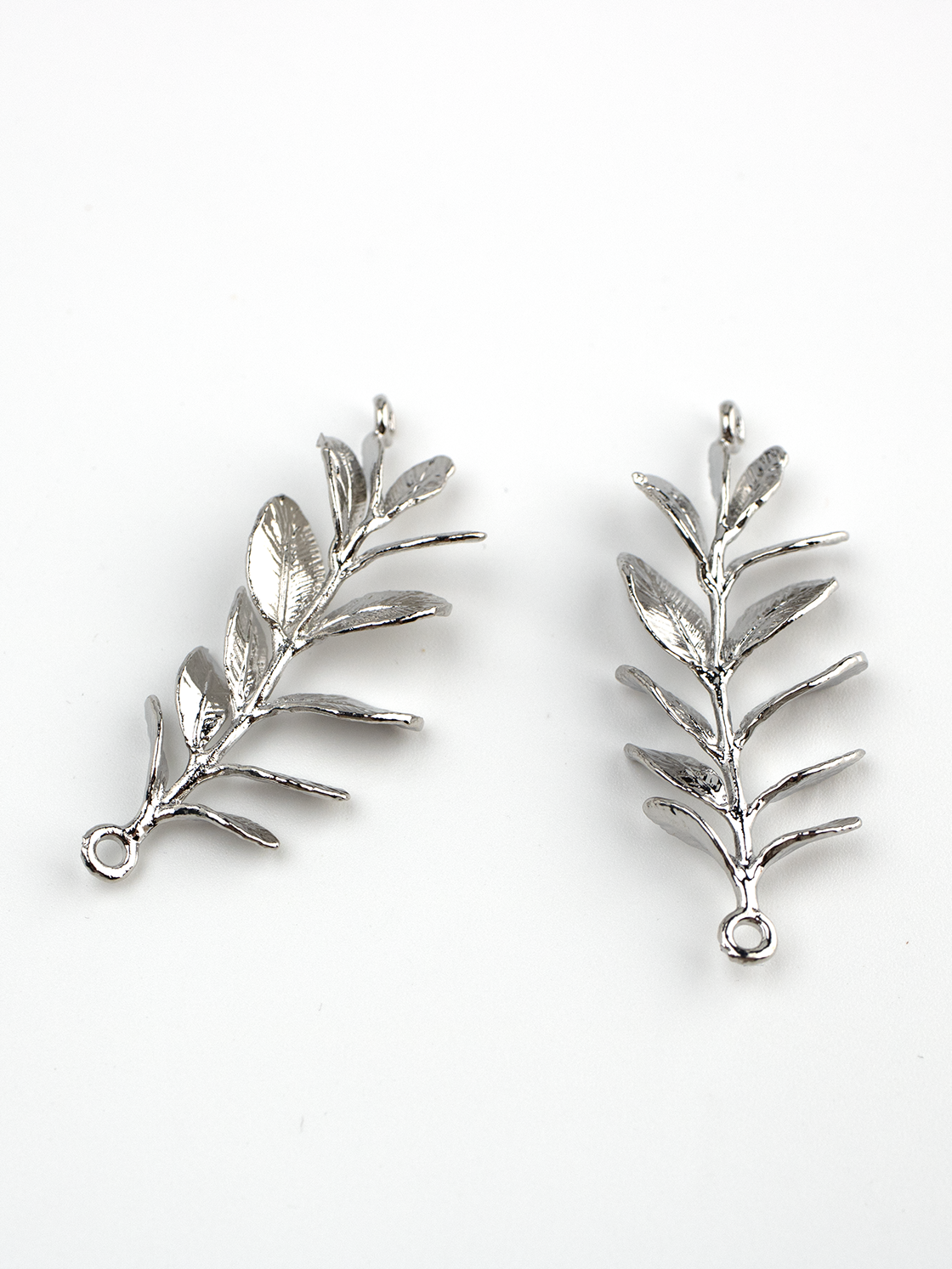 1 x Platinum Plated Silver Leaf Branch Connector 42x16mm (3713)