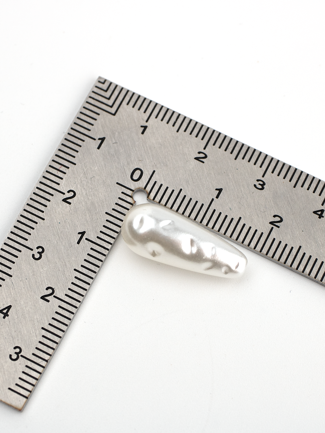 8 x Textured Teardrop Pearl Beads, 18x8mm (4062)