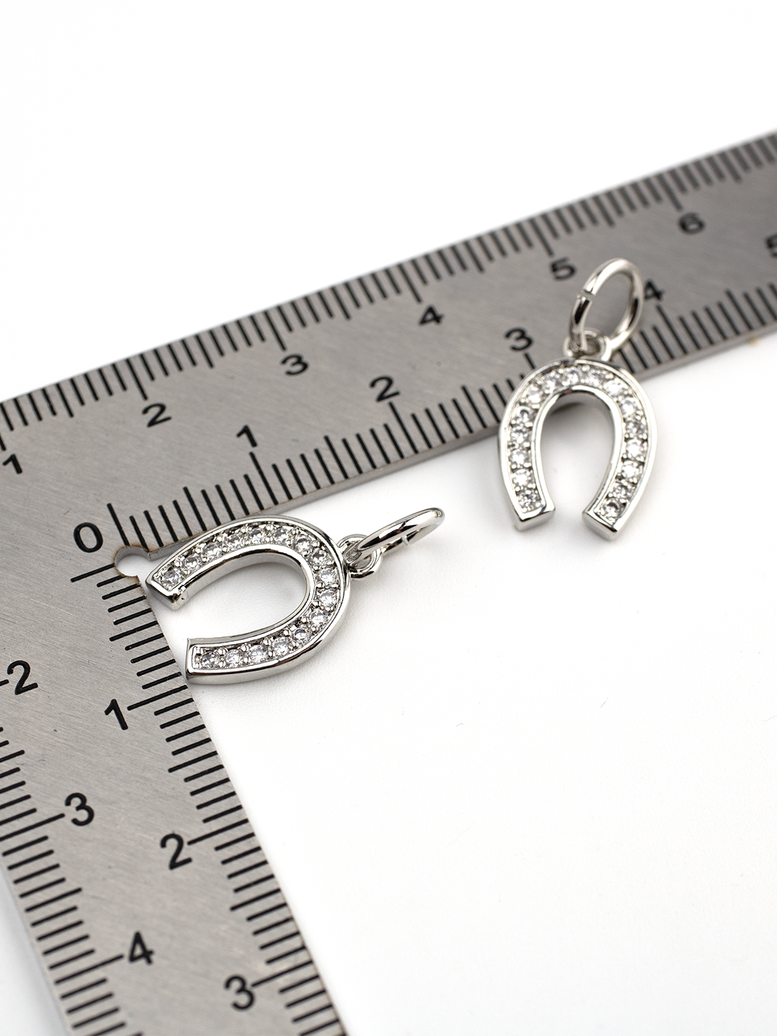 1 x Platinum Micro Pave Cubic Zirconia Horse Shoe Charms, 15x11mm (4054)