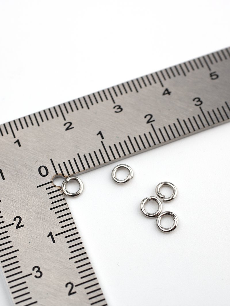 100 x Stainless Steel Jump Rings, 4x0.8mm (4053)