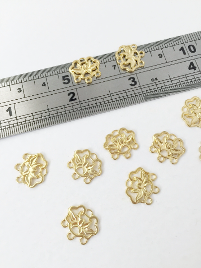 4 x Raw Brass Lotus Jewellery Connectors, 12.5x13mm (1472)