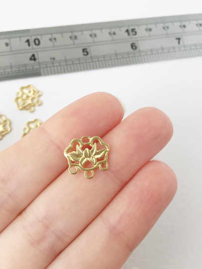 4 x Raw Brass Lotus Jewellery Connectors, 12.5x13mm (1472)