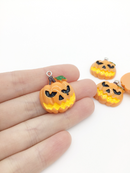 1 x Resin Halloween Pumpkin Pendant, 29x24mm (3300)