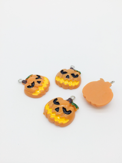 1 x Resin Halloween Pumpkin Pendant, 29x24mm (3300)