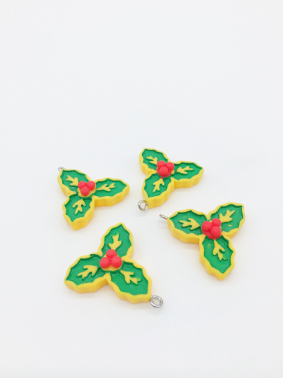 1 x Resin Holly Berries Cookie Pendant, 28x26mm (3366)