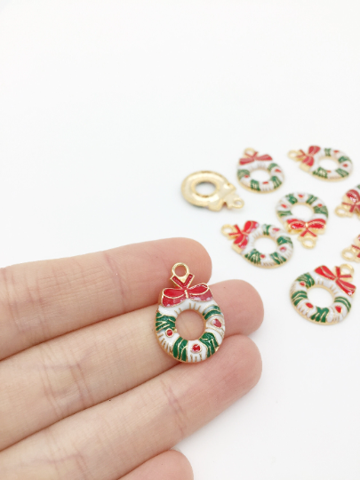 4 x Enamel Coated Christmas Wreath Charms in Gold, 23x16mm (2904)