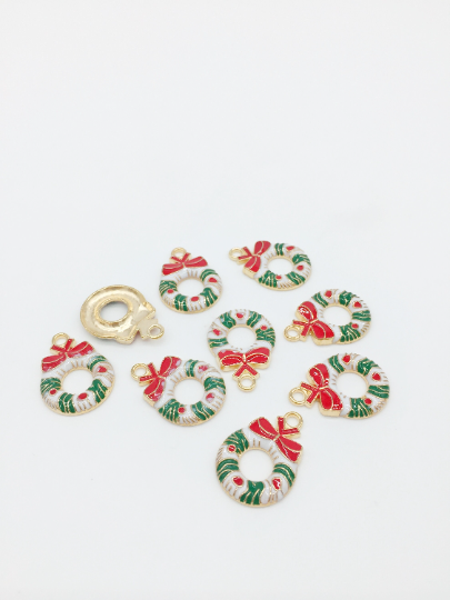4 x Enamel Coated Christmas Wreath Charms in Gold, 23x16mm (2904)