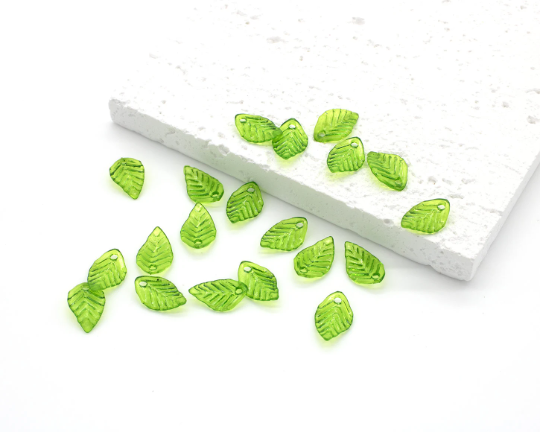 50 x Small Transparent Green Acrylic Leaf Beads, 13.5x9mm (3726)