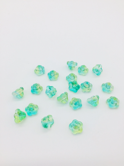 16 x Tiny Green Glass Trumpet Flower Beads, 8.5x5.5mm