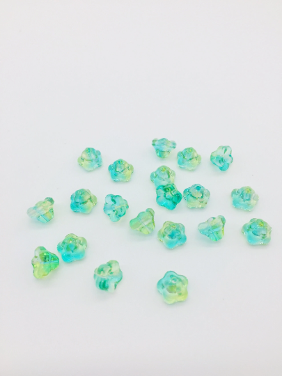 20 x Tiny Green Glass Trumpet Flower Beads, 8.5x5.5mm (3748)