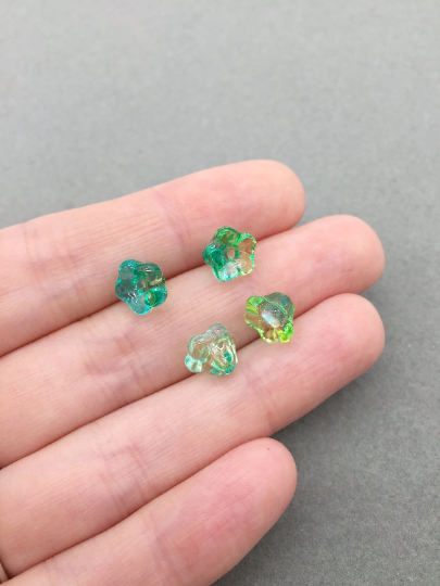 16 x Tiny Green Glass Trumpet Flower Beads, 8.5x5.5mm