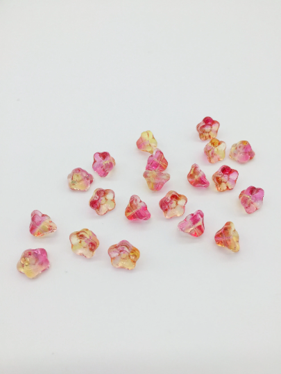 20 x Tiny Pink and Yellow Glass Trumpet Flower Beads, 8.5x5.5mm (3749)