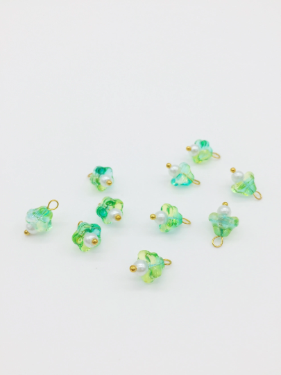 10 x Green and Yellow Glass Trumpet Flower Charms with Pearl, 14x9mm (3755)