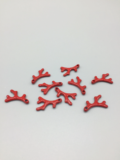 4 x Red Enamel Coated Solid Metal Coral Pendants, 25x15mm (3818)